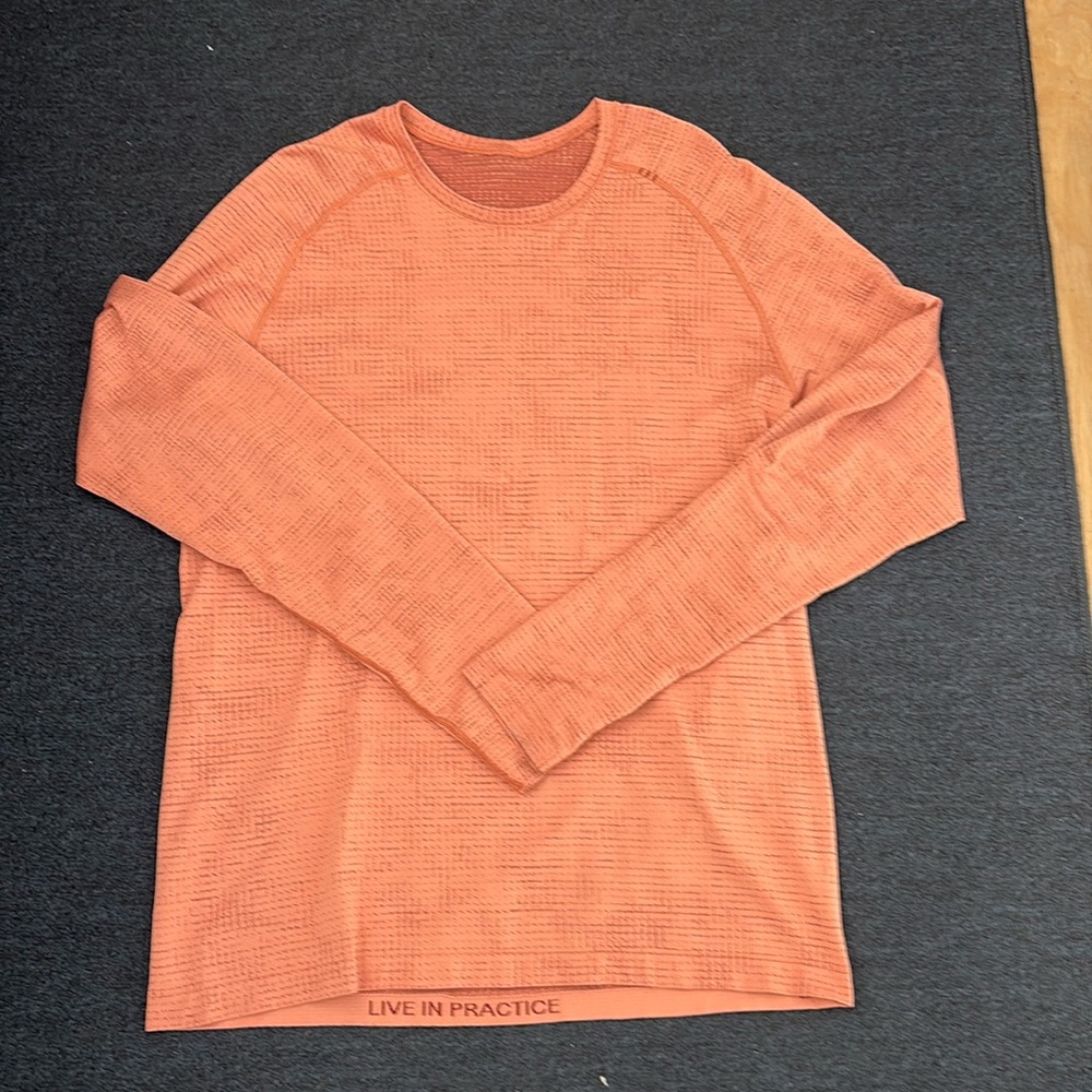 Men’s Lululemon Long Sleeve Shirt